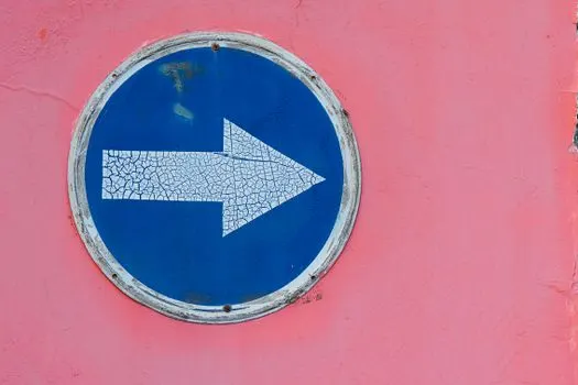 Rechts — справа