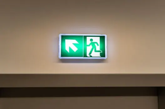 väljapääs — выход