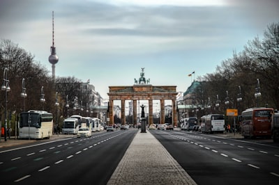 Ich fahre nach Berlin. — Я еду в Берлин.