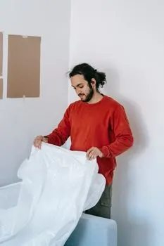 Upholsterer — Обивщик