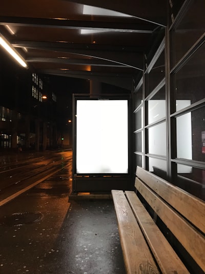 przystanek tramwajowy — трамвайная остановка