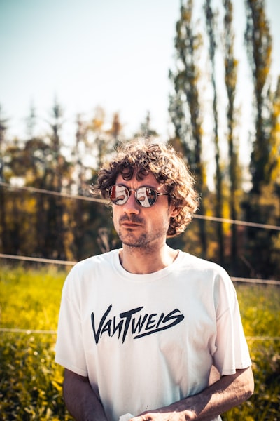 Vaunt — кичиться