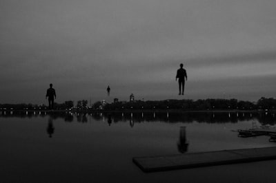 unsettling — тревожащий
