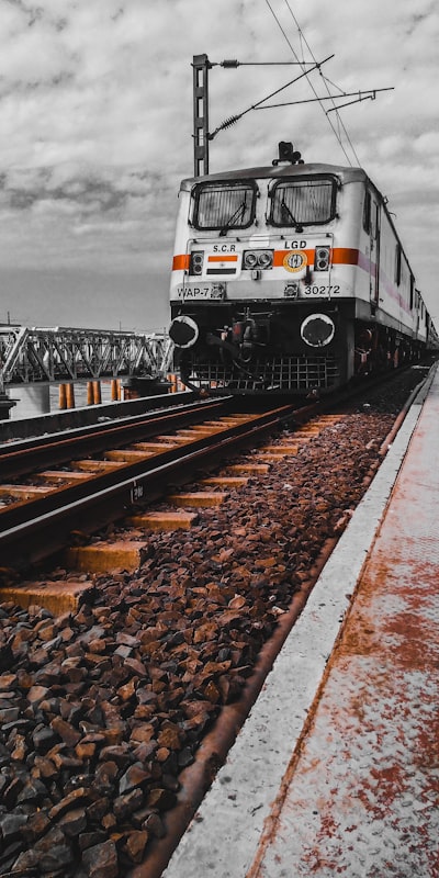 railway — железная дорога
