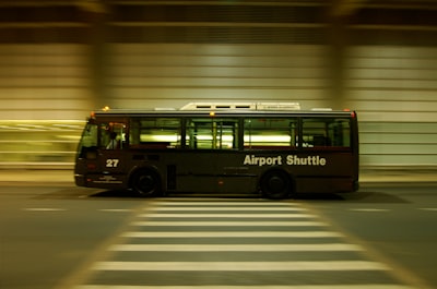 airport shuttle — шаттл до аэропорта