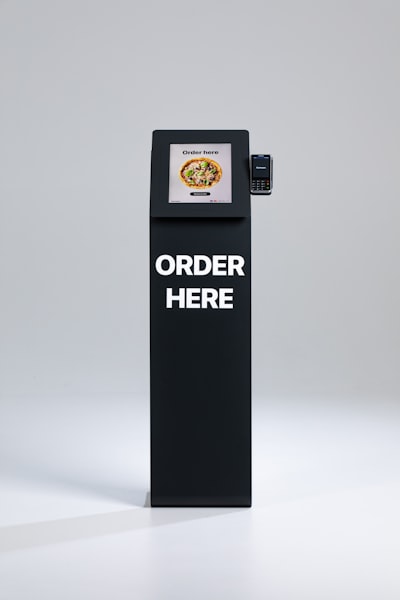 kiosk do samodzielnej odprawy — киоск самостоятельной регистрации