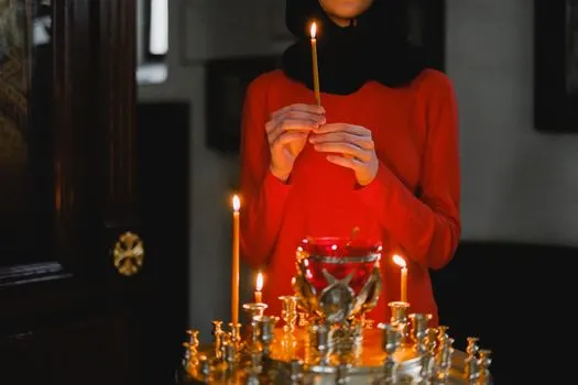 venerate — почитать