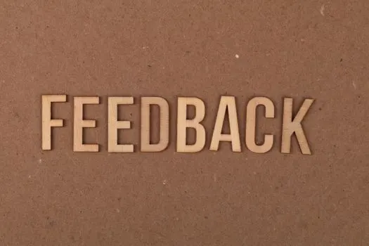 Extend a deadline for feedback — Продлить срок для предоставления обратной связи.