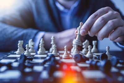 strategize — продумывать стратегию
