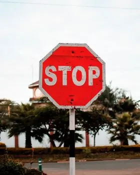 Hold still — стой неподвижно