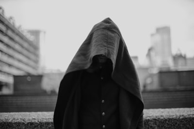 lurk — таиться