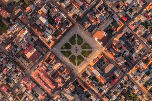 praça principal — главная площадь