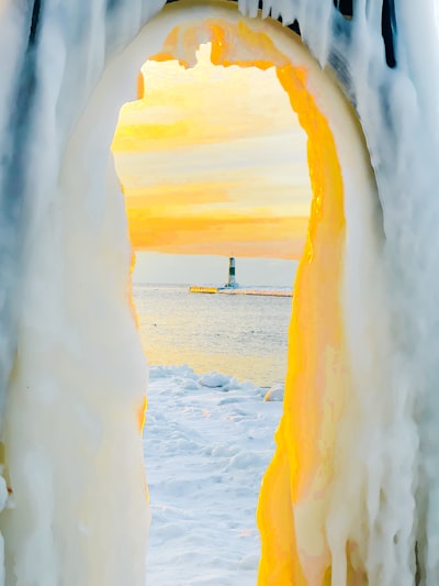 melt away — растаять