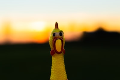 squeaky — скрипучий
