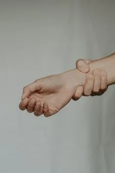 Out of reach — Вне досягаемости