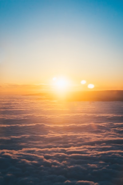 daybreak — рассвет