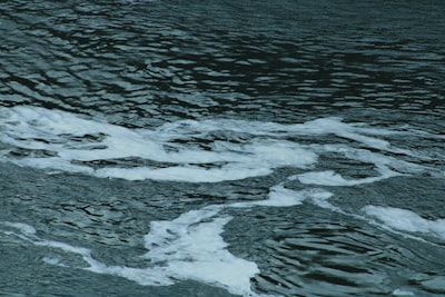 Downstream — вниз по течению