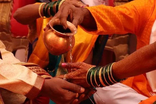 Wedding night traditions — Брачная ночь традиции