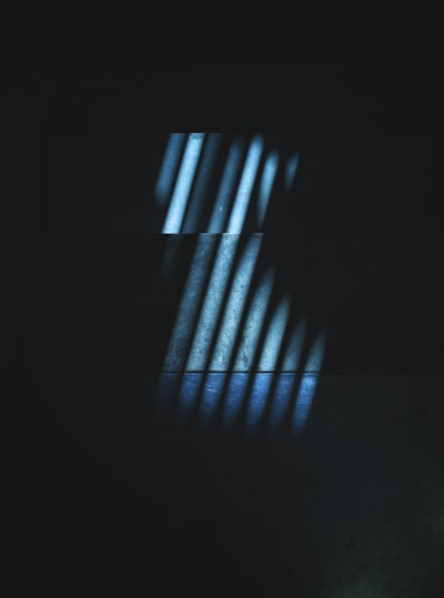 shadowy — смутный