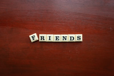 friendly with sb — в дружеских отношениях с кем-то