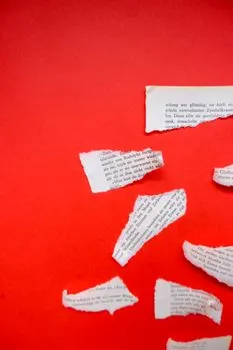 tear up the paper — разорвать бумагу