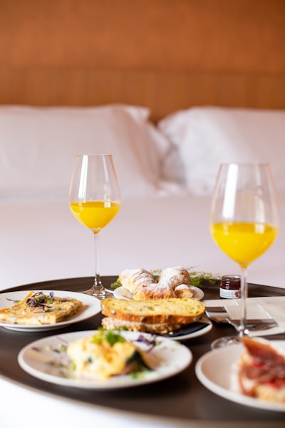 room service — обслуживание в номере
