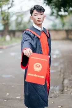 Be expelled from college — быть исключен из колледжа