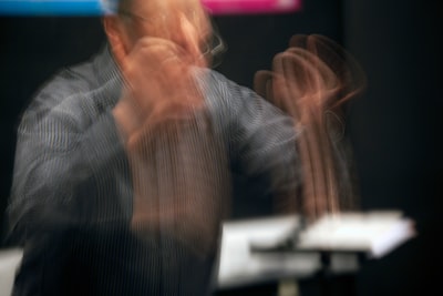 conducting — проводить