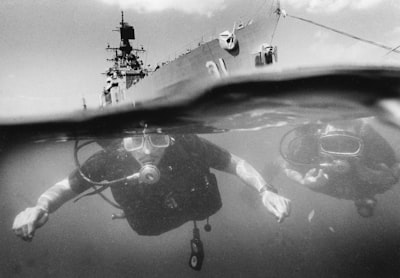 eager to dive — жаждущий нырнуть