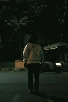 sneak out — сбежать