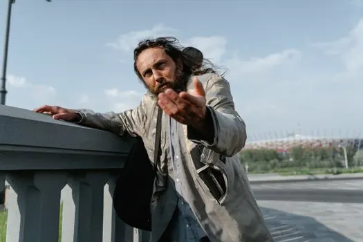 Izdari man pakalpojumu! — Сделай мне одолжение!