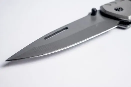bladed weapon — холодное оружие
