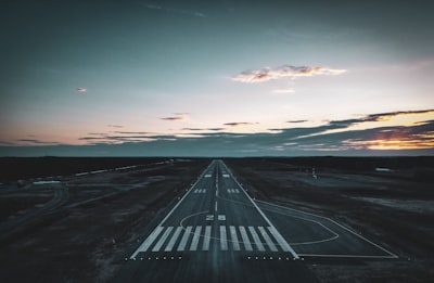 Runway — взлётная полоса