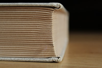 hardback — книга в твёрдом переплёте