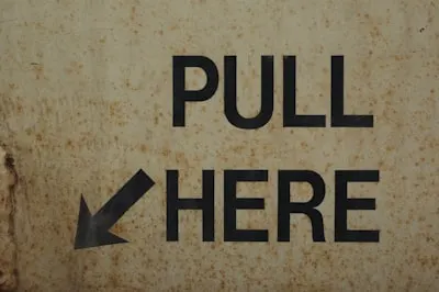 pull aside — отвести в сторону