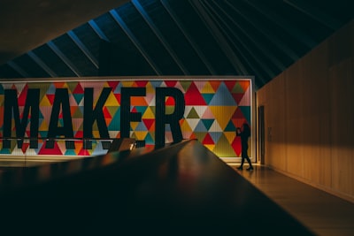 maker — изготовитель