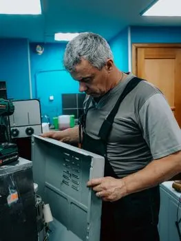 neispravno — неисправно