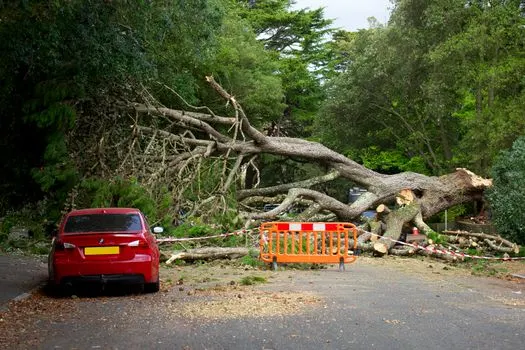 Obstruct — перекрывать