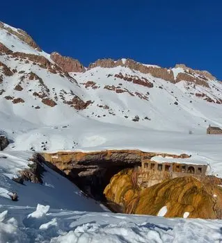 off the beaten track — вдали от проторенных дорог