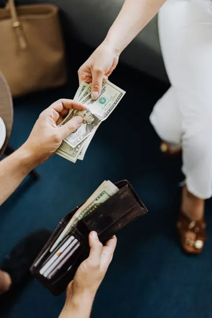 reimbursing — возмещать