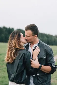made out with — целовался с