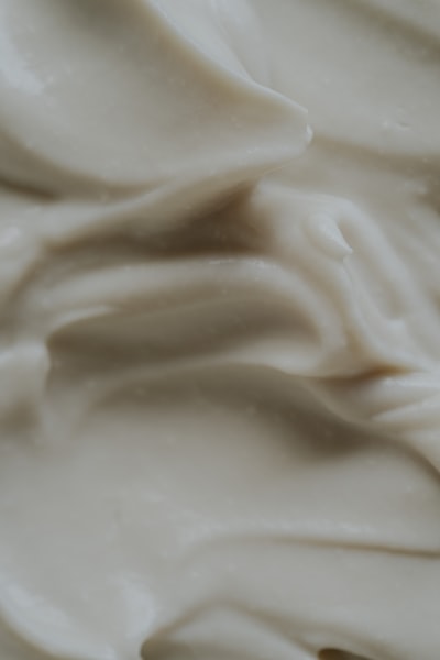 creamy — сливочный