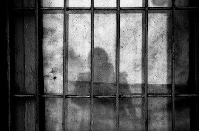 prison — тюрьма