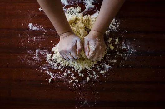 rukom — рукой