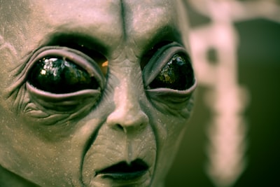 alienates — отталкивает
