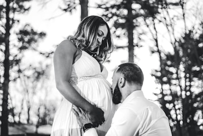 To be engaged — быть помолвленным