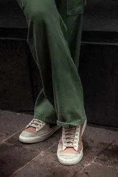 Khakis — брюки