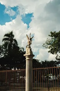 cherub — Херувим