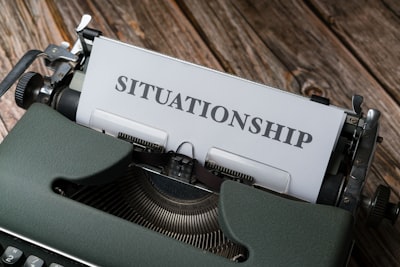 To handle a situation — справиться с ситуацией