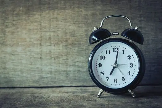 Wee hour — Ранний час